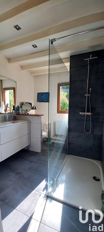 Maison - 222 m² - 7 pièces