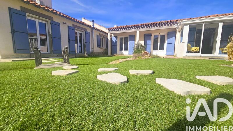 Maison - 205 m² - 8 pièces