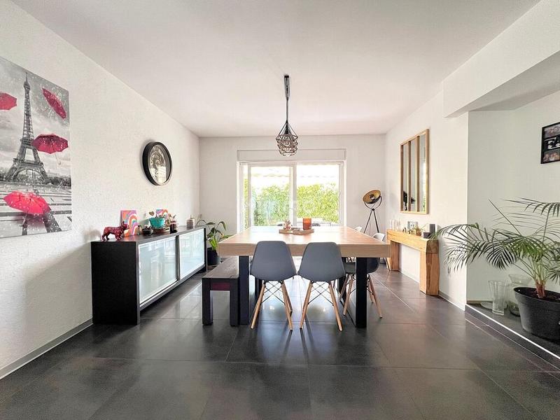 Maison - 204 m² - 11 pièces