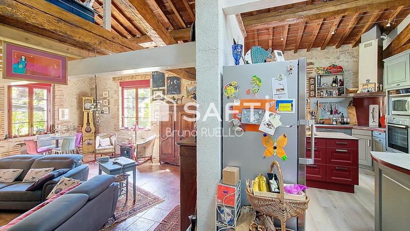 Maison - 270 m² - 9 pièces