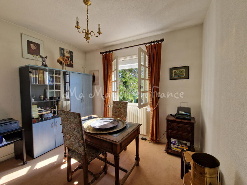 Maison - 225 m² - 11 pièces