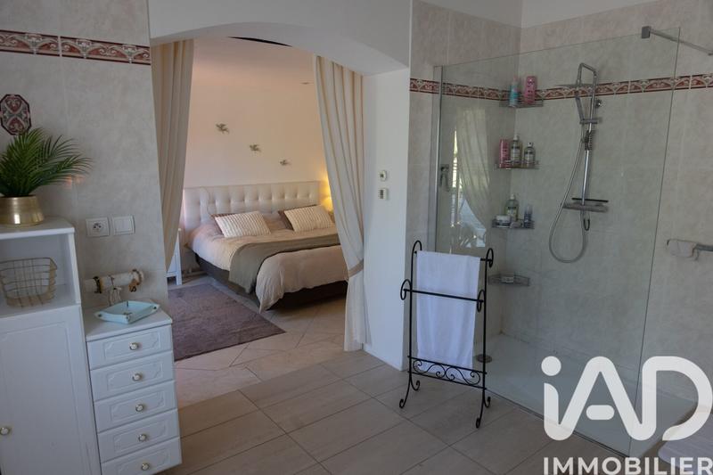 Maison - 423 m² - 13 pièces