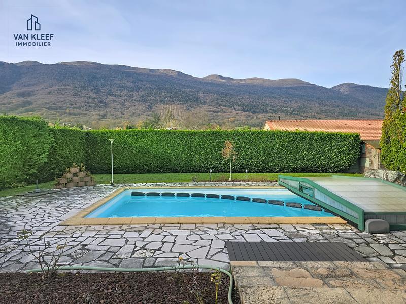 Maison traditionnelle - 94 m² - 4 pièces