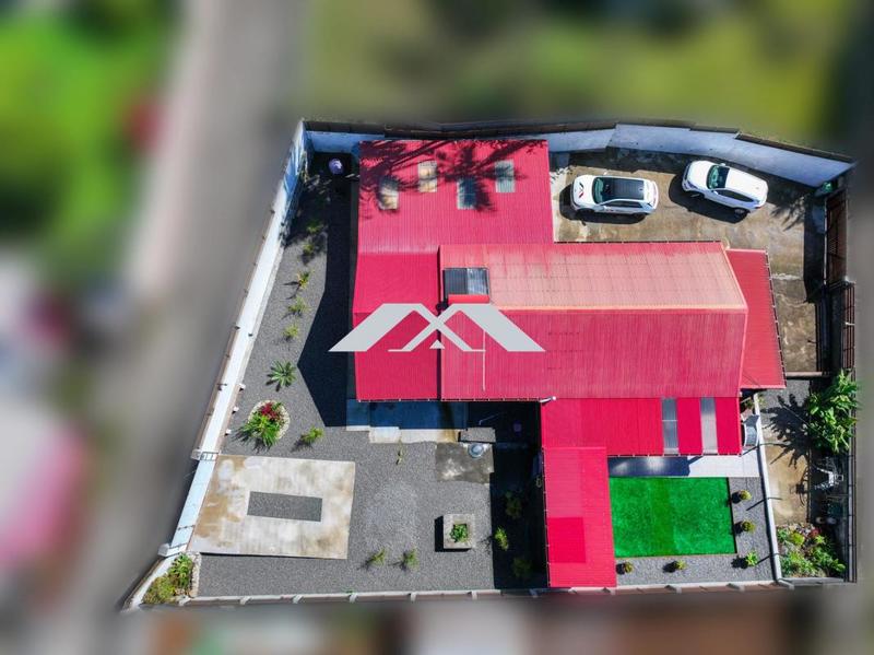 Maison - 125 m² - 8 pièces