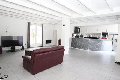 Maison - 310 m² - 8 pièces