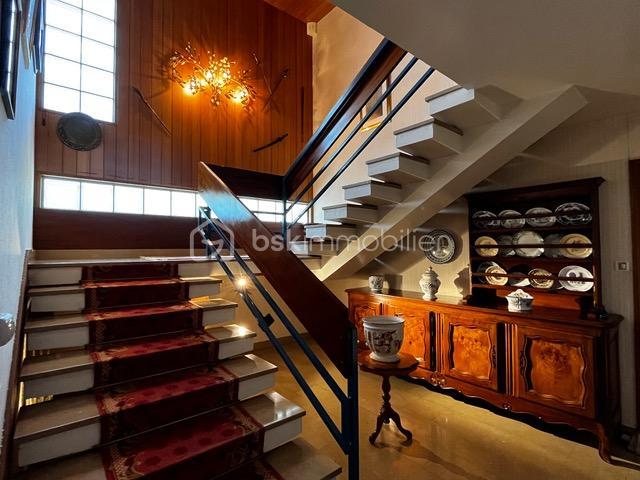 Maison d'architecte - 300 m² - 8 pièces