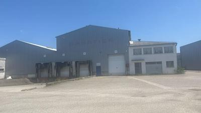 Entrepôt - 4 305 m²