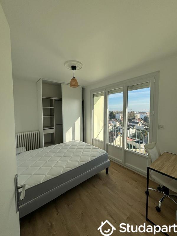 Chambre - 11 m² - 1 pièce