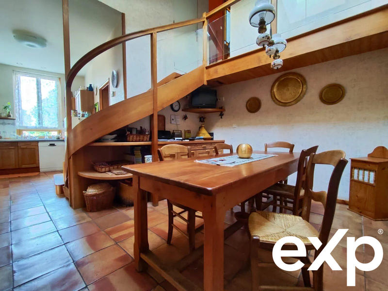 Maison - 248 m² - 6 pièces
