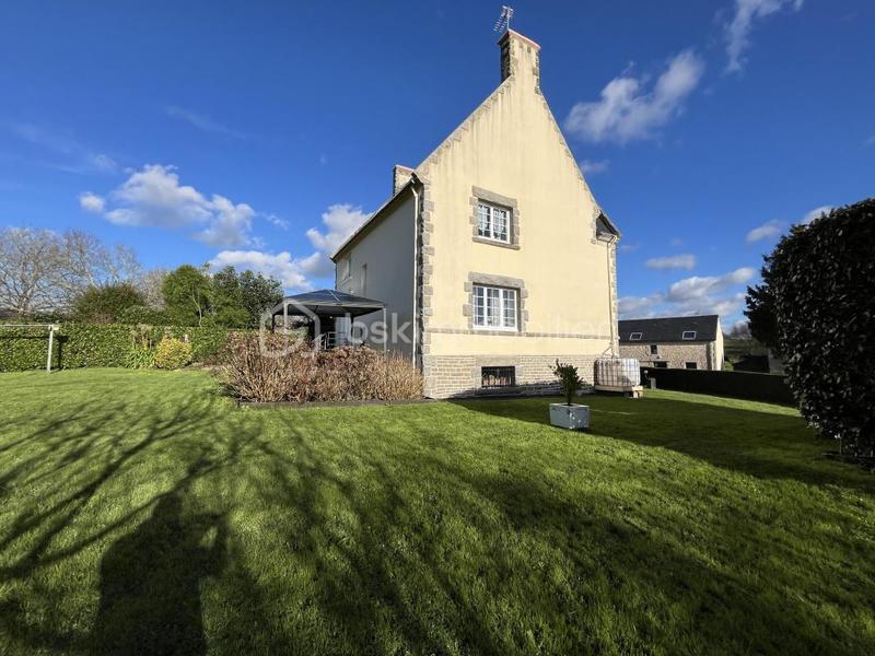 Demeure - 167 m² - 8 pièces