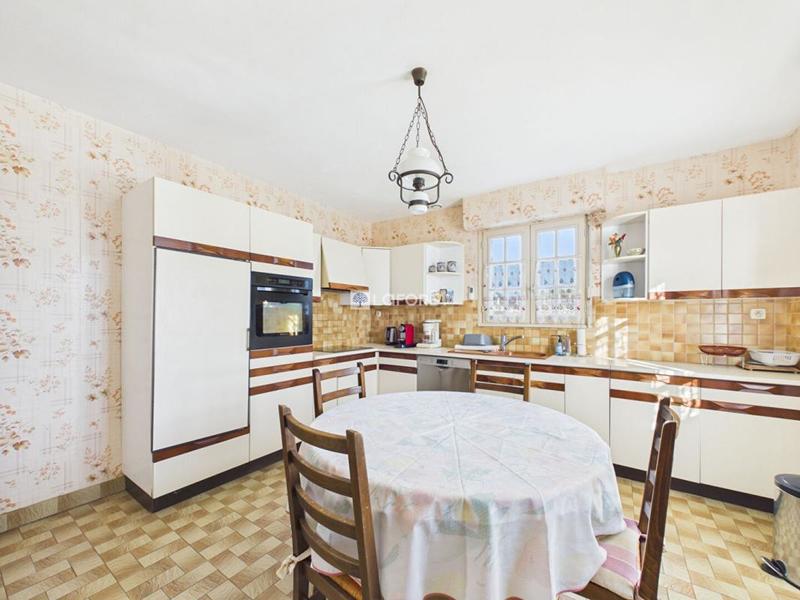 Maison - 121 m² - 6 pièces