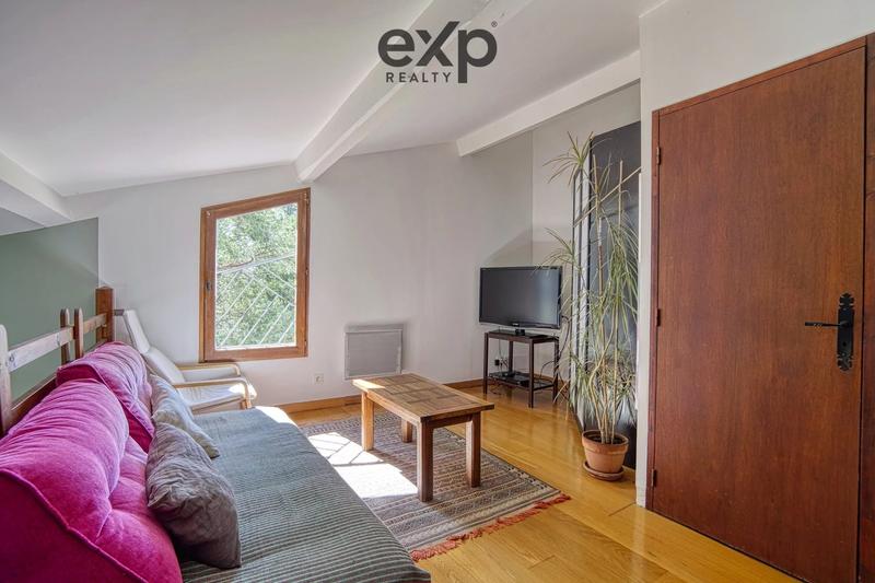 Maison - 203 m² - 6 pièces