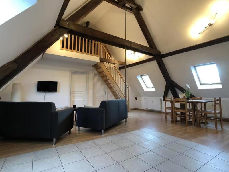 Maison - 453 m² - 20 pièces