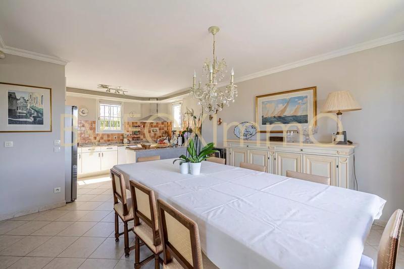 Maison - 142 m² - 6 pièces