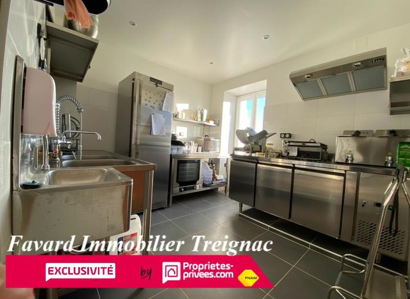 Maison - 330 m² - 8 pièces