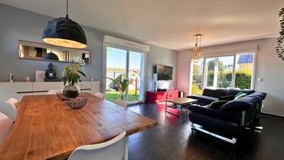 Maison - 90 m² - 6 pièces