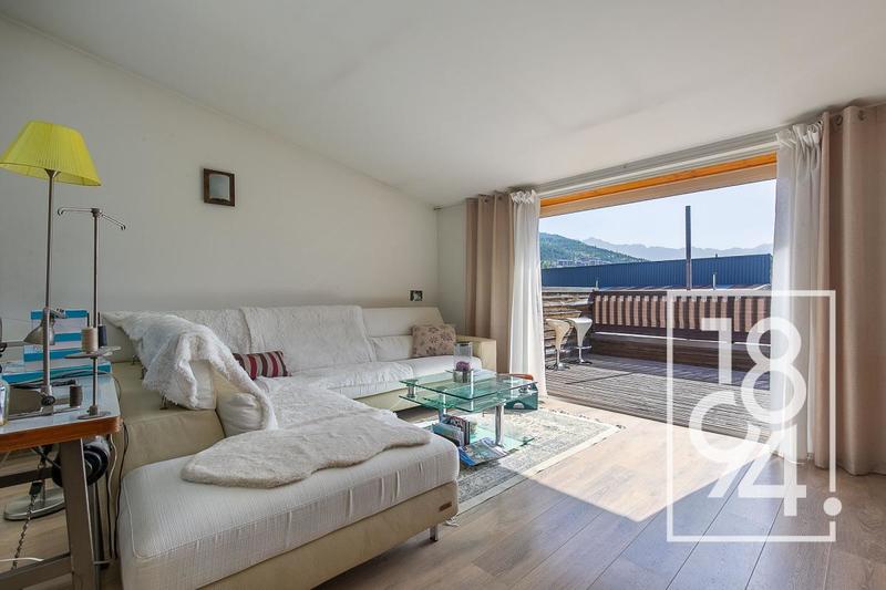 Appartement - 97 m² - 3 pièces