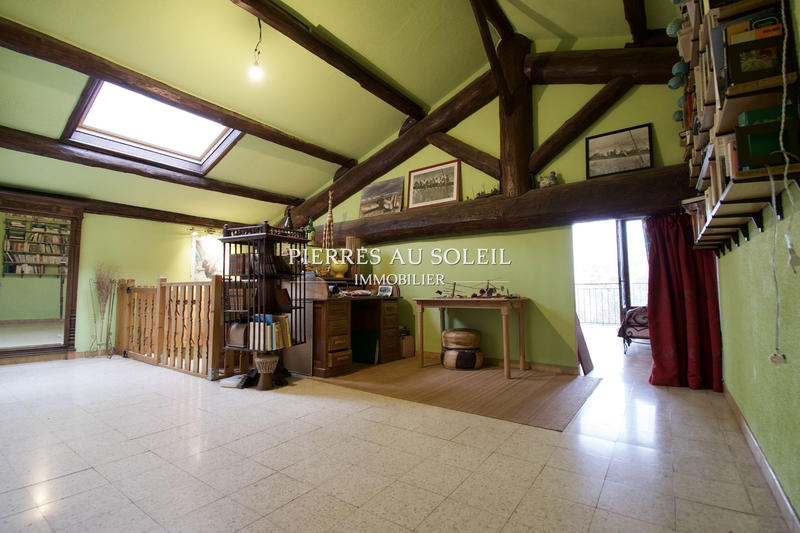 Propriété - 250 m² - 8 pièces