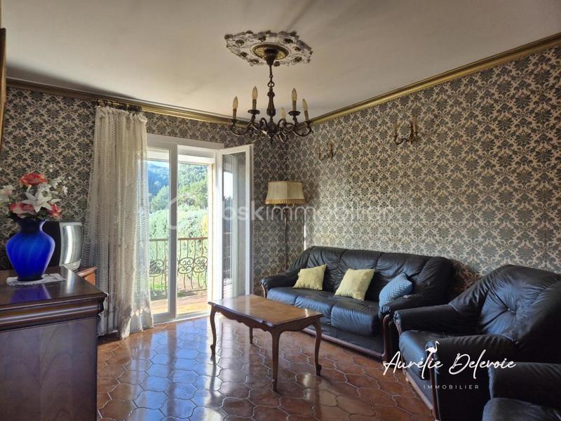 Maison - 211 m² - 9 pièces