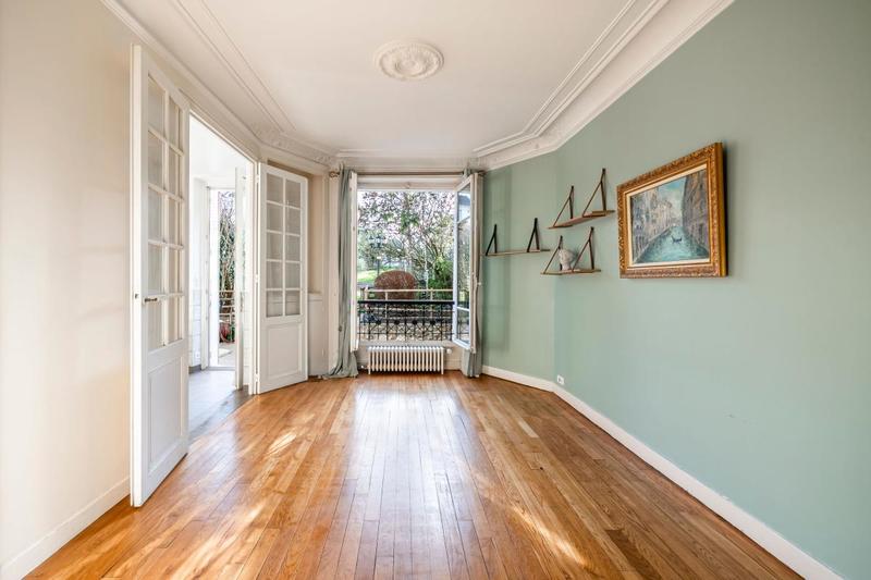 Maison - 238 m² - 8 pièces