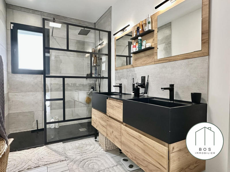 Villa - 141 m² - 6 pièces