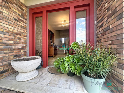 Maison traditionnelle - 199 m² - 6 pièces