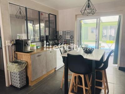 Maison - 88 m² - 5 pièces