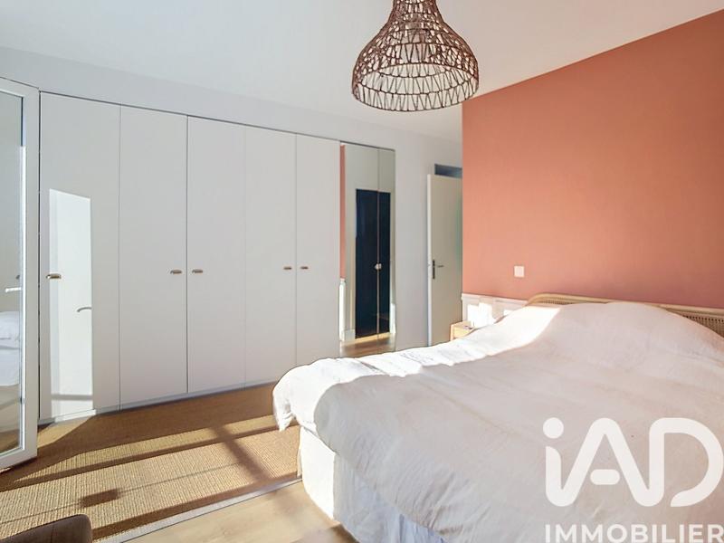 Maison - 230 m² - 8 pièces