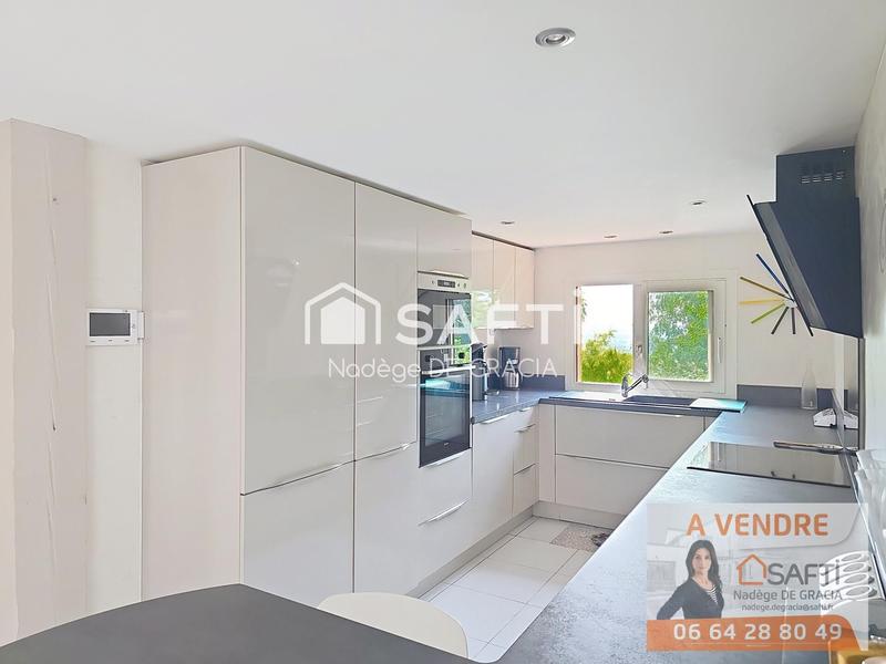 Maison - 263 m² - 7 pièces