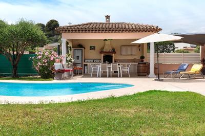 Maison - 256 m² - 8 pièces