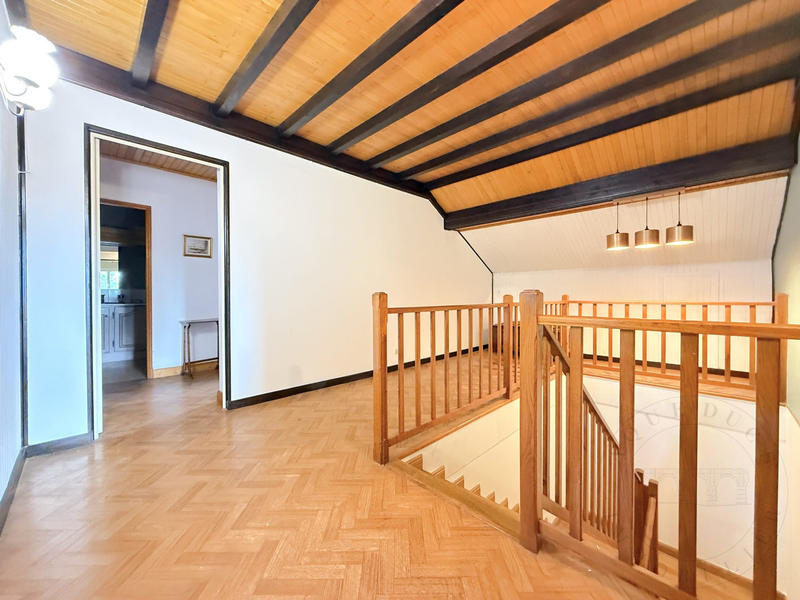 Maison traditionnelle - 282 m² - 8 pièces