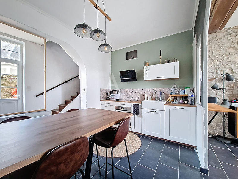 Maison - 93 m² - 4 pièces