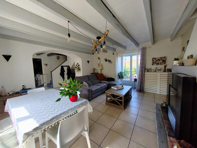 Maison - 220 m² - 9 pièces