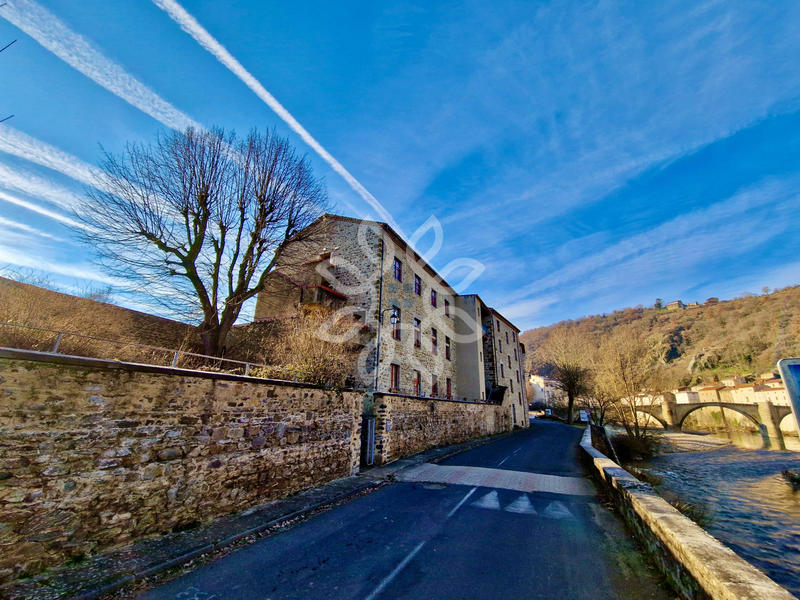 Propriété - 380 m² - 27 pièces