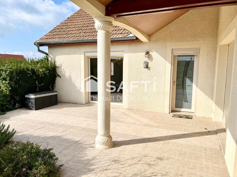 Maison - 157 m² - 8 pièces