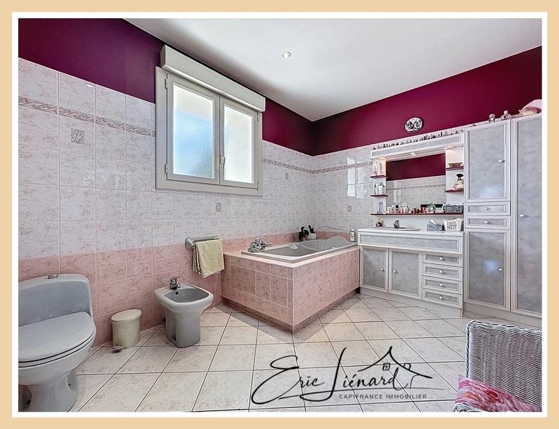 Maison - 182 m² - 7 pièces