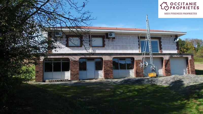 Villa - 250 m² - 4 pièces