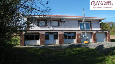 Villa - 250 m² - 4 pièces