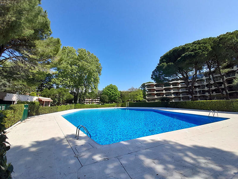 Appartement - 90 m² - 4 pièces