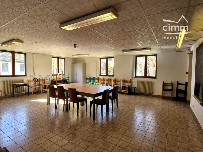 Maison - 698 m² - 15 pièces