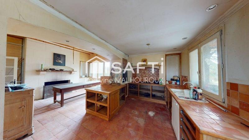 Maison - 377 m² - 15 pièces