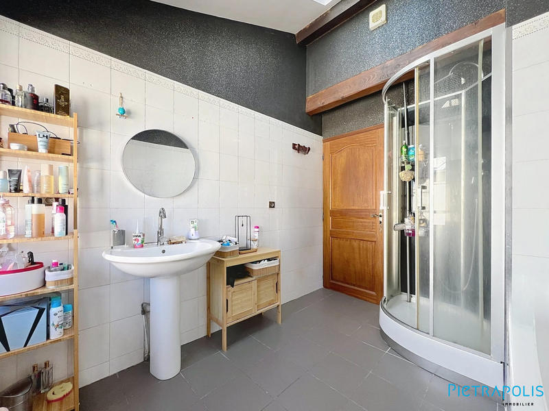 Appartement - 125 m² - 4 pièces