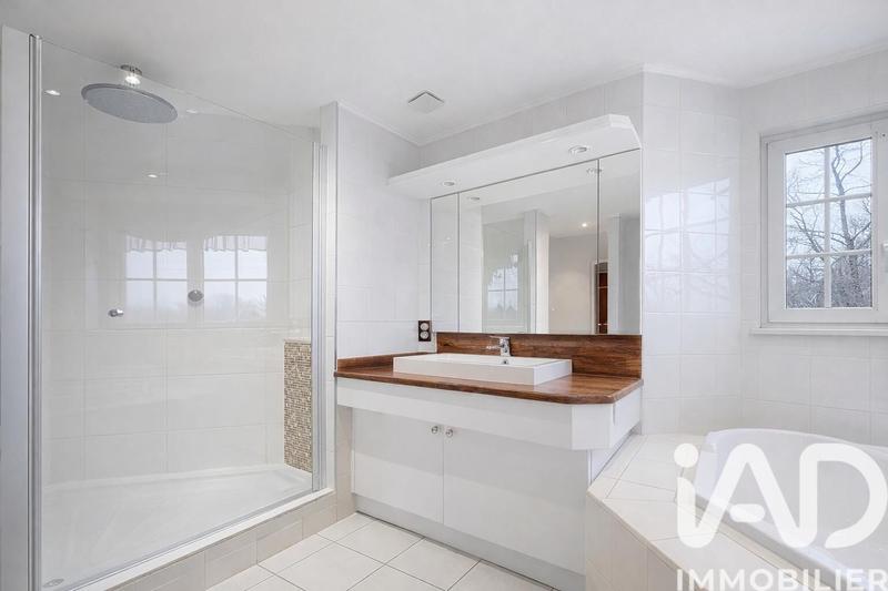 Maison - 196 m² - 7 pièces