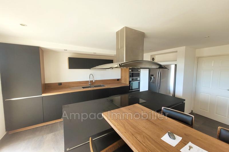 Appartement - 250 m² - 4 pièces