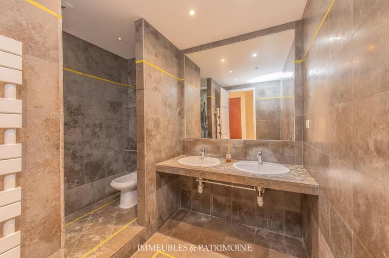 Appartement - 322 m² - 7 pièces