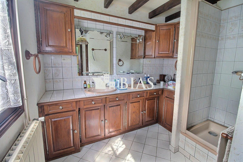 Maison - 210 m² - 11 pièces