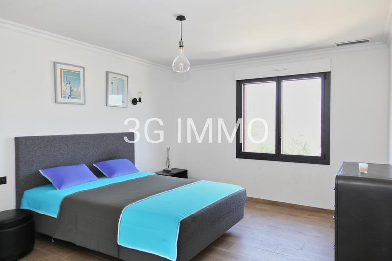 Maison - 330 m² - 9 pièces