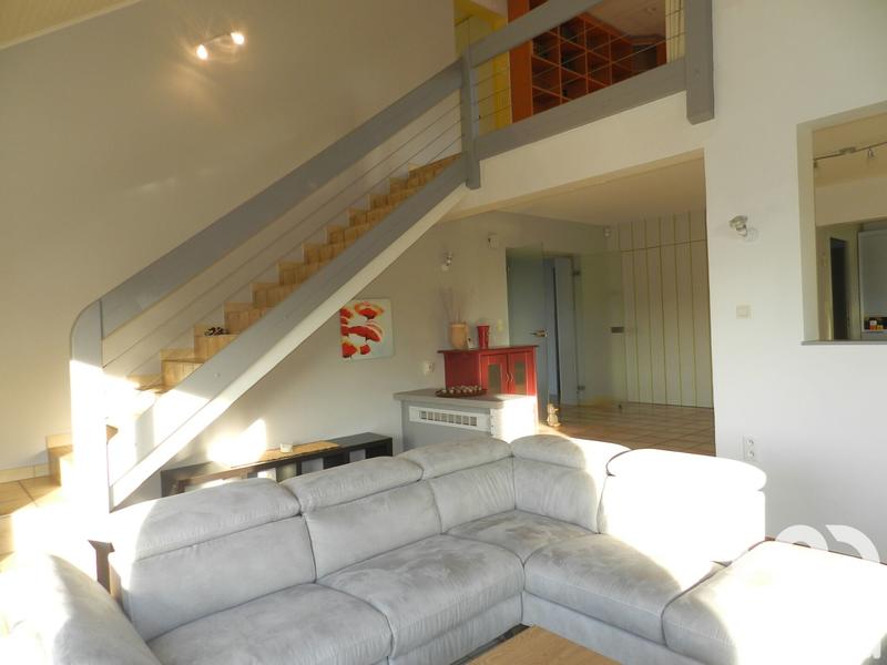 Maison - 240 m² - 9 pièces
