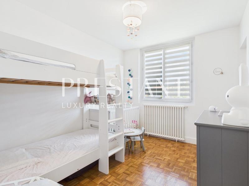 Maison - 180 m² - 5 pièces