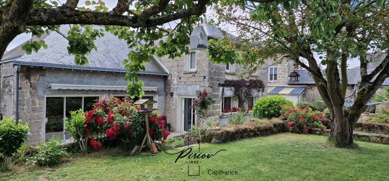 Maison - 264 m² - 9 pièces